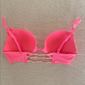 Victoria’s Secret push-up bra 32D.